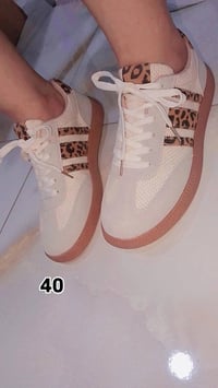 مجموعة أحذية • نسائي ورجالي • القياس بالصوره