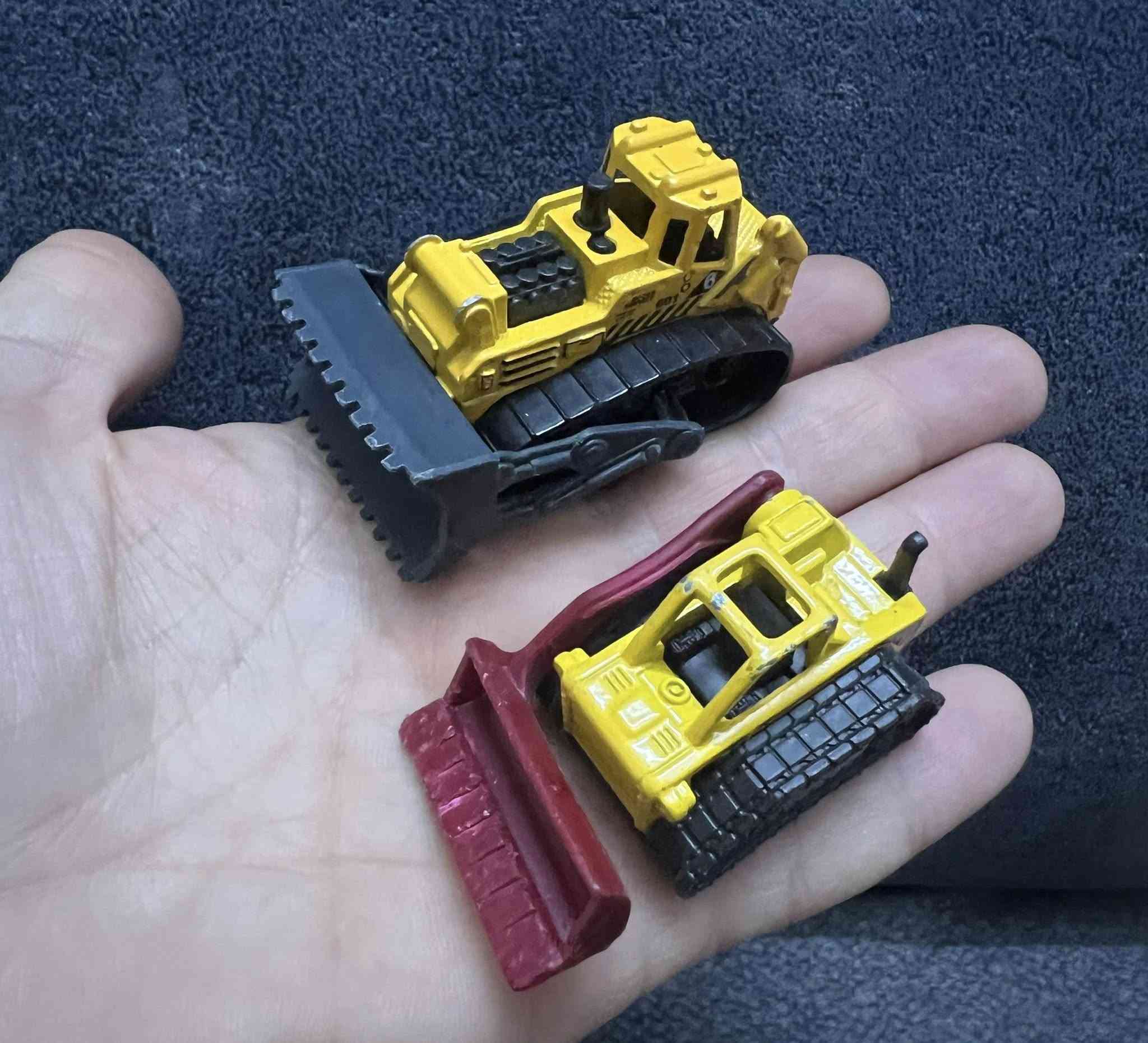 سيارات حديد مجموعتين 
المجموعة الاولى إنشائيات سعر المجموعة 25 الف 
المجموعة الثانيةصناعة بريطاني سعر المجموعة 25 الف
إذا مجموعتين ب45 الف 
توصيل بغداد 5 الاف


**إذا كنت صاحب هذا الإعلان وتريد حذفه لأي سبب، رجاءا أرسل رسالة إلى الدعم الفني**