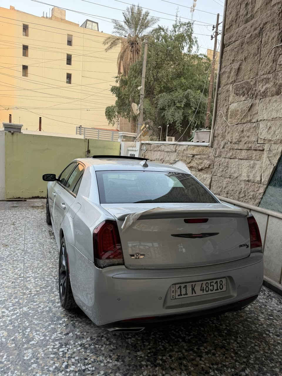 سلام عليكم للبيع
- كرايسلر  اوباما 300 s
ماشية 33 

-موديل : 2023

رقم بغداد الدولي باسمي هزة جديدة وسنوية جديدة

حادث قطعة وحدة فقط الجاملغ الامامي بدون ايرباك

المواصفات :  S فول واحد ع واحد 

- 6 سلندر محرك 3.6L

- حساسات خلفيه 

- اشاير بالمري

- شفتات 

-كشنات جلد بلادي مع شعار S ( لون اسود  ) 

-بصمه تشغيل عن بعد 

- سقف بانوراما

- رادار جانبي

- مراة نقطة عمياء  

- مصابيح اماميه زنون مع بلوجكتر LE

- شاشة كبيرة مع نظام ملاحة

- سستم صوت مع دمام خلفي 

- تدفئة ستيرن

- ⁠نظام ترحيب 

- دخول ذكي بصمة 

 تدفئة مقاعد

مكاني بغداد الكراده *********** السعر 260
