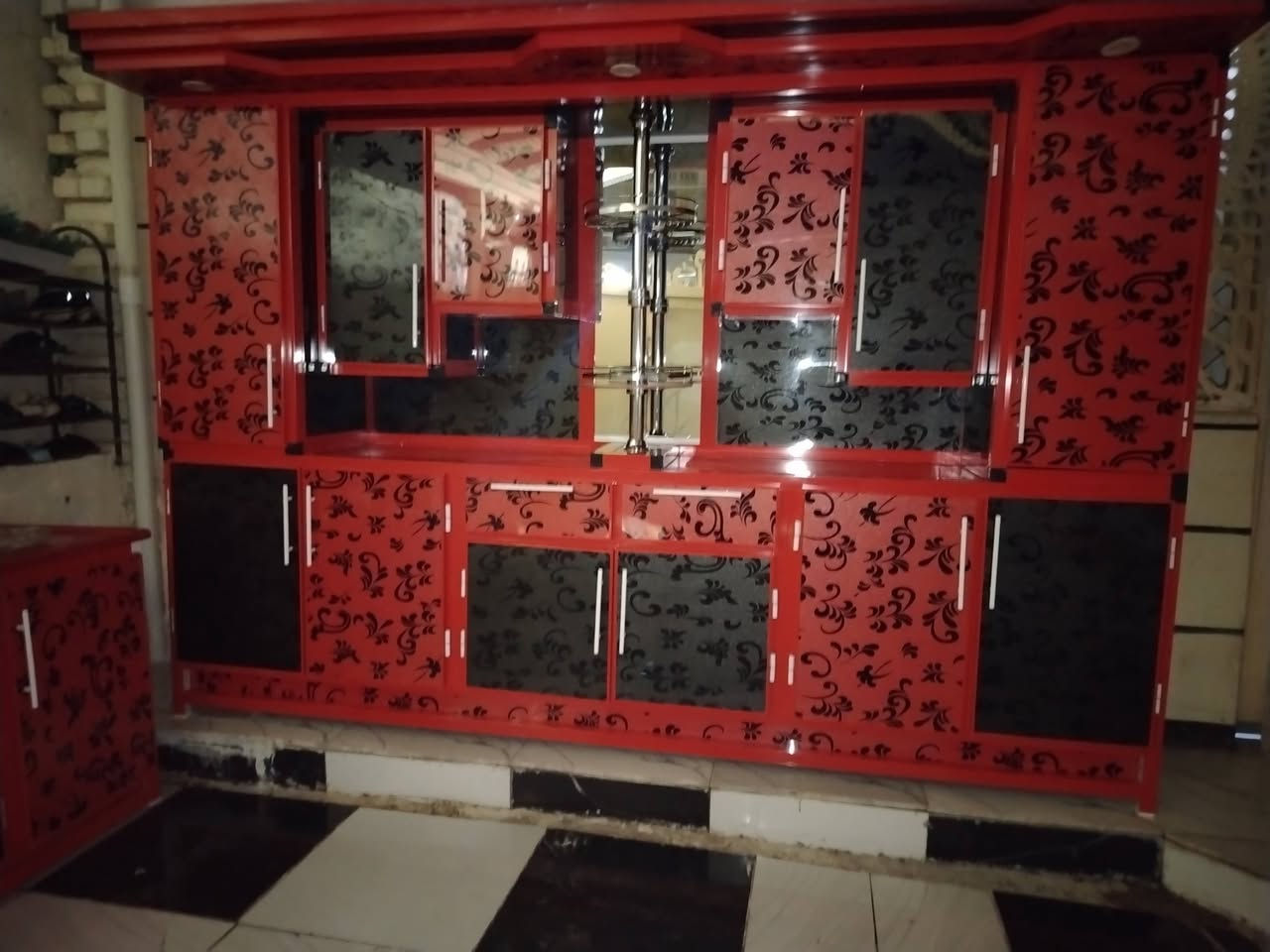 كونتر ٣متار وسنكي متر ونص جديد شراي ينتصل عله رقم *********** بي واساب واخاص دوانيه واجاوب تعليقات
