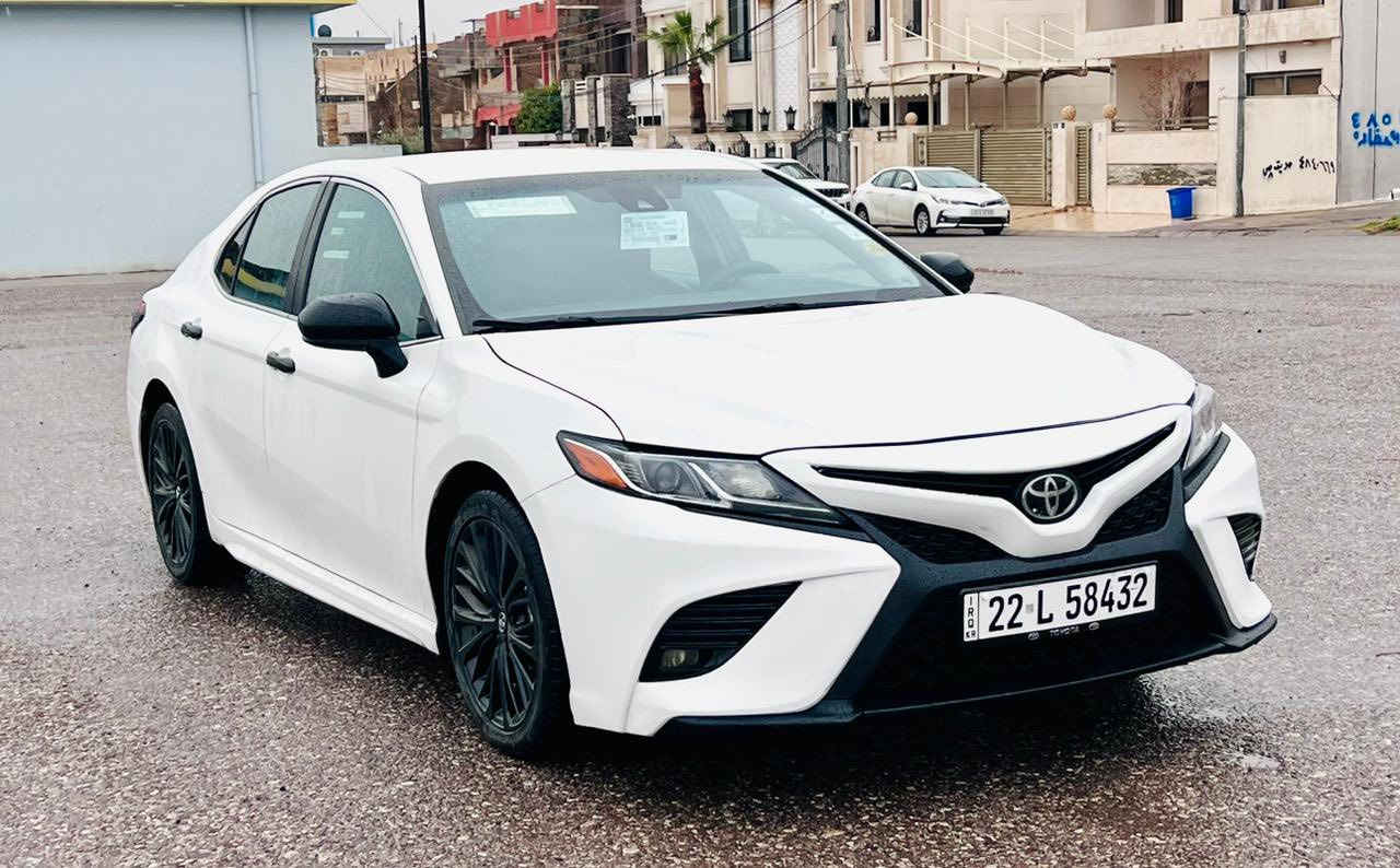 السلام عليكم
كامري 2018 فئة SE مواصفات معروفة
كلين بدون صبغ ( مكانين بارد ) 
ماشية 82 ميل سعرها 197 مجال بسيط 
***********
