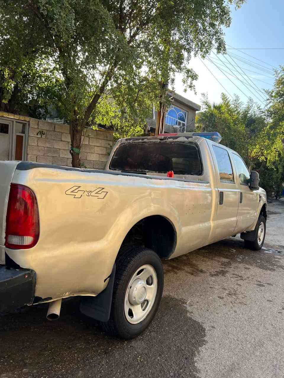 فورد للبيع موديل 2009 بانزين 10 سلندر السعر 40 مكاني بغداد ***********
