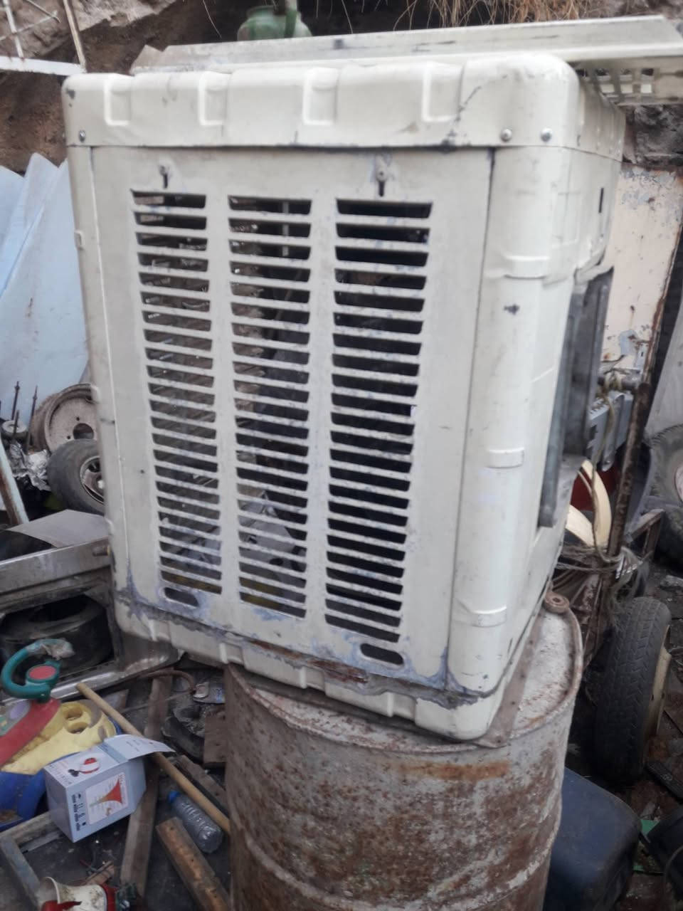 مبردات واحد ونص وحدة بس كشر كامل وحلفة جديدة بدون ماطور والثانية البيضاء بيها ماطور بس مايشتغل معرف السبب لان ماواصل مصلح ابيعها باعتبار كشر فقط


**إذا كنت صاحب هذا الإعلان وتريد حذفه لأي سبب، رجاءا أرسل رسالة إلى الدعم الفني**