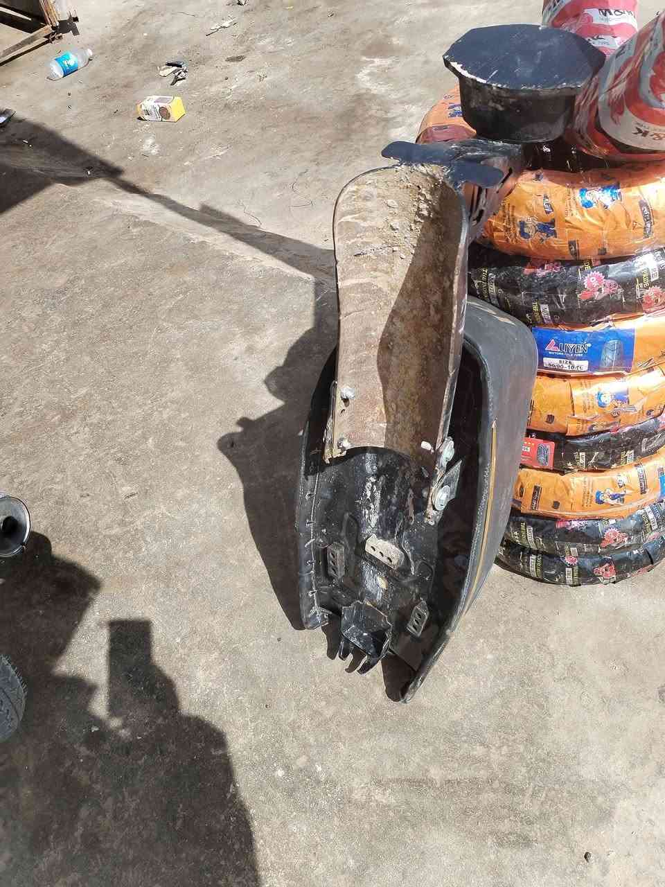 الدراجه للبيع شوفت عينك غراض كله ٢٤ شاصي١٣ اوراق اصولي ٦٥٠ وبيه مجال  اذانات طاكات ثنينهن👉
***********
