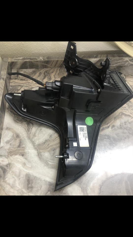 السلام عليكم ..غراض ايكونكس ٢٠٢٥ للبيع .. بك لايت ثابت ايمن لايكونكس خلفي خليجي .. وبطانه خلفيه تفصيخ جهه اليمنى .. بغداد موبايل   ***********
