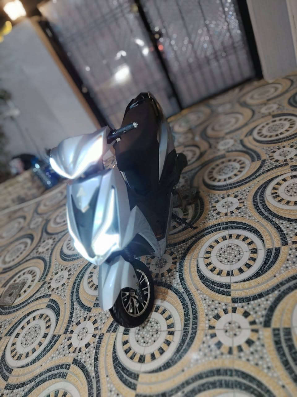 السلام عليكم سكنس للبيع مواصفات ومعروفه    يشائر لا يت عالي ناصي زينون ابيض بك شغال ست  بطاريات شرط ست بطاريات   شرط على الفحص دبل سويج دبل بصمه مطار السعر 350 وبي مجال بسيط للطيبين مكاني موصل لايسر حي القاهر  رقم ***********
