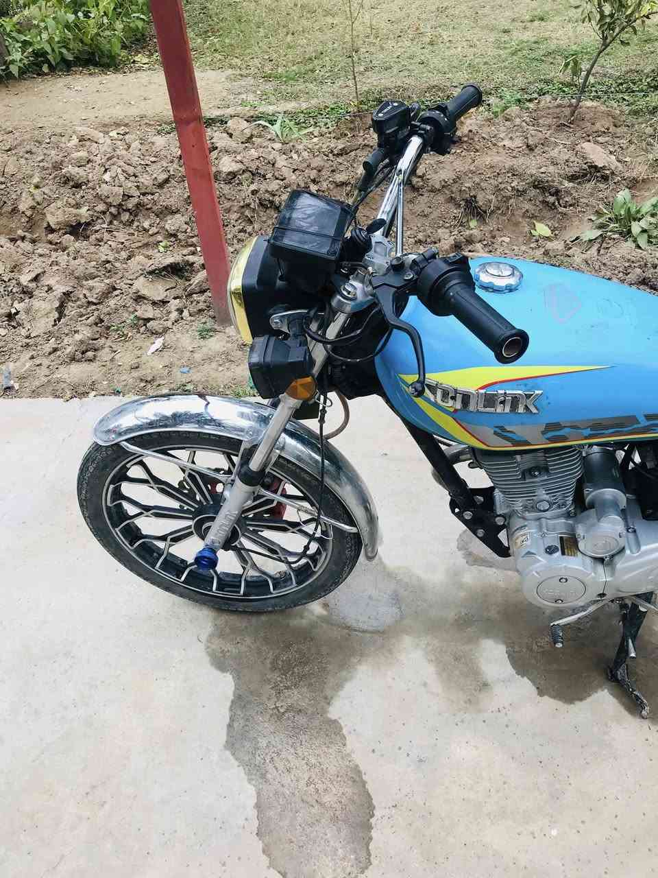 سيفات موديل24
أوراق موجوده

كهربائيات كلها شغاله(سلف .اشاير.كلوب .بك لايت ويه البريك الأمامي والخلفي .هورن)

دبلات شغاله 

كامله مكمله 

فقط نقص دشبول محترك

سعر الدراجه 650وبيها مجال بسيط  

مكاني ديالى الخالص 

رقمي:***********

(ما موجود خاص )
