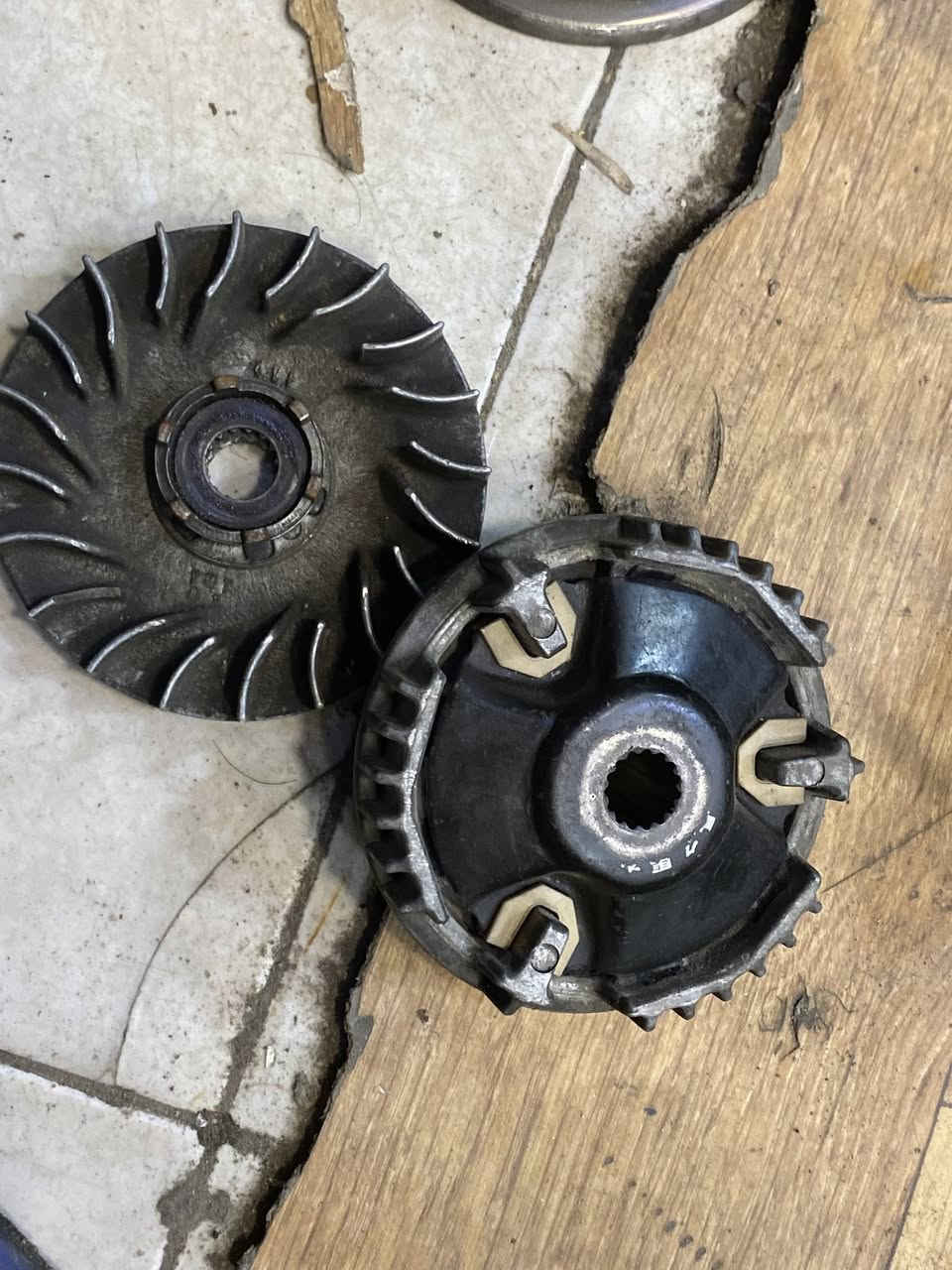 رقمي ***********مكاني اعضميه✔️
