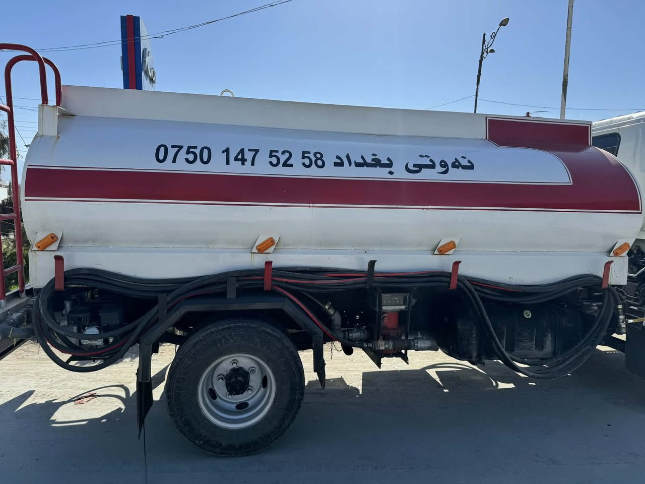 ئایزوزو  2008 بێ بۆیاخ  تانکی شەش هەزار  تاقم تایەیی تازەیە جوپلسنن   سۆندەو ماتۆری تازەی لەگەلە  سەیارەیەکی بێ مەسرەفەو مالیی دۆستە
***********
***********
