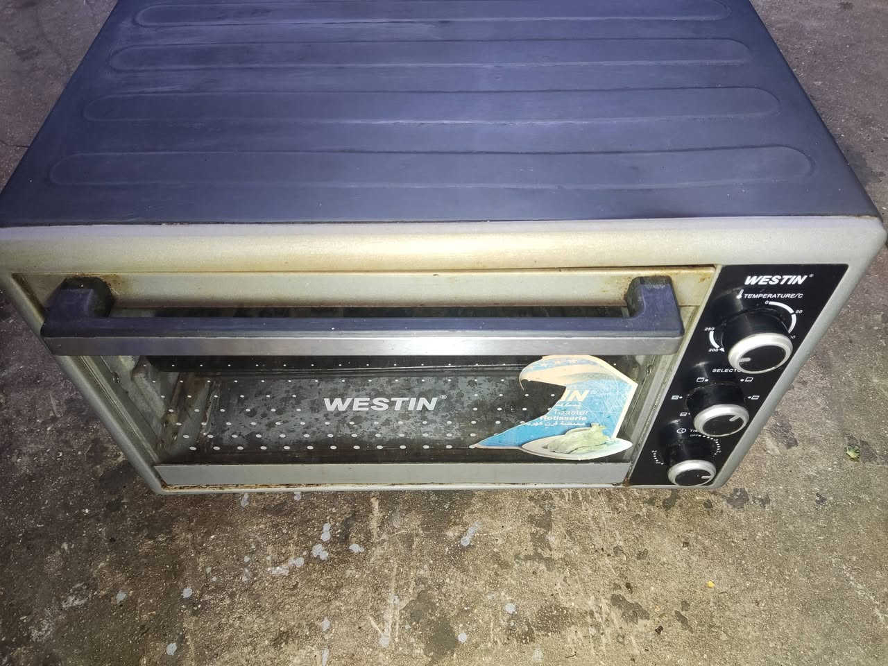 #مكلف-بالنشر
اوفن نضيف سعة46 لتر من شركة WESTIN المعروفه سعره 45 ألف وبي مجال بسيط شغال على الفحص 
***********
***********
