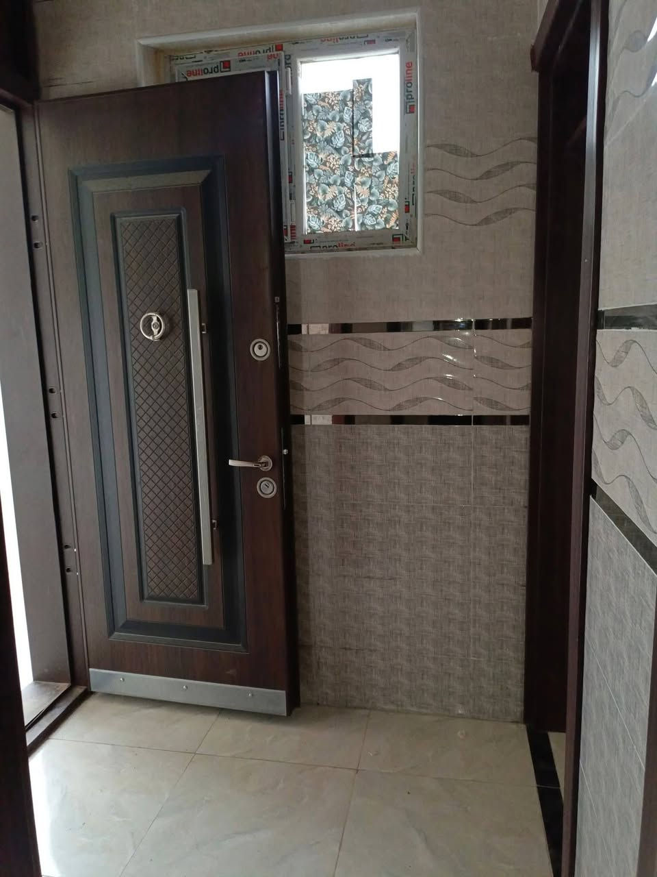 دار للإيجار في الرمادي الصوفية قرب جامع الصالح.

يتكون من غرف نوم عدد 2 وصالة ومطبخ واستقبال و صحيات داخلية وخارجية وكراج و حديقة.

سعر الايجار 500 الف .

________________________________________

للمزيد من التفاصيل يمكنكم زيارة مكتبنا .

مكتب شمس الرافدين للعقار     في  الرمادي - شارع 40 - قرب مرطبات دريم لاند .

او الاتصال على الارقام التالية … 

 ***********  واتساب ✅ عبدالغني الفراجي .

 ***********  واتساب ✅ عبدالغني الفراجي .
 

🛑نستقبل من حضراتكم كافة العروض العقارية🛑

🟡رضاكم هو أهم أهدافنا التي نتطلع لها دائماً🟡
