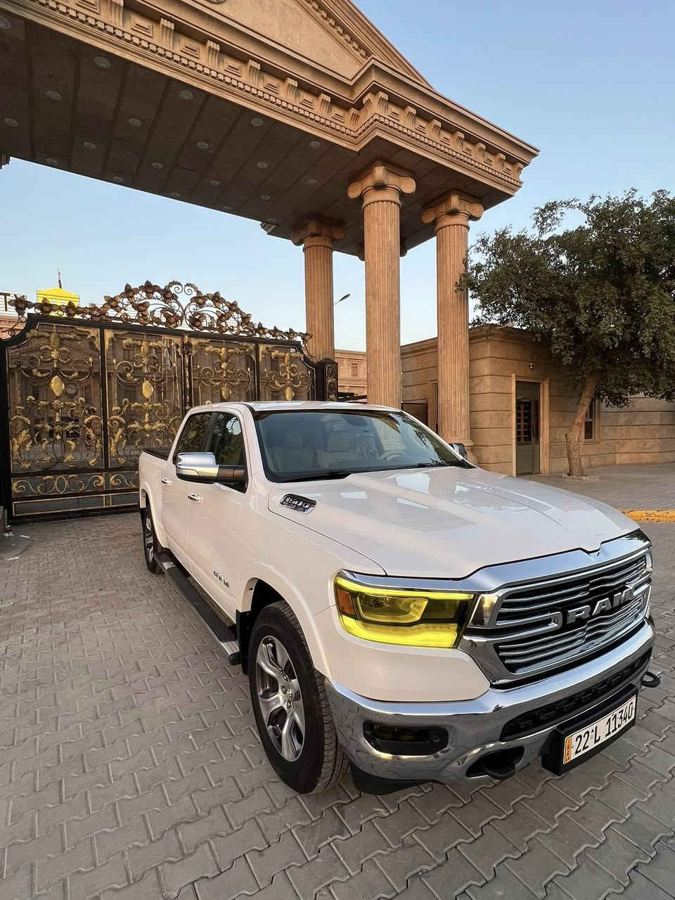 دوج رام وارد خليجي وكاله ليث العبيدي فئه لارمي 2019 ماشيه 160 محرك 8 سلندر 5700 كفاله من الصبغ والفتح فول عدا الفتحه داخل بيجي كشنات تدفئه وتبريد تخم تاير جديد تايلندي نقطه عمياء شاشه جبيره حساسات امامي وخلفي لايت زنون LED دخول ذكي وتشغيل عن بعد وهواي بعد مواصفات بيها سعر السياره 315 وبيها مجال بسيط سياره نظيفه بعنى الكلمه ***********
