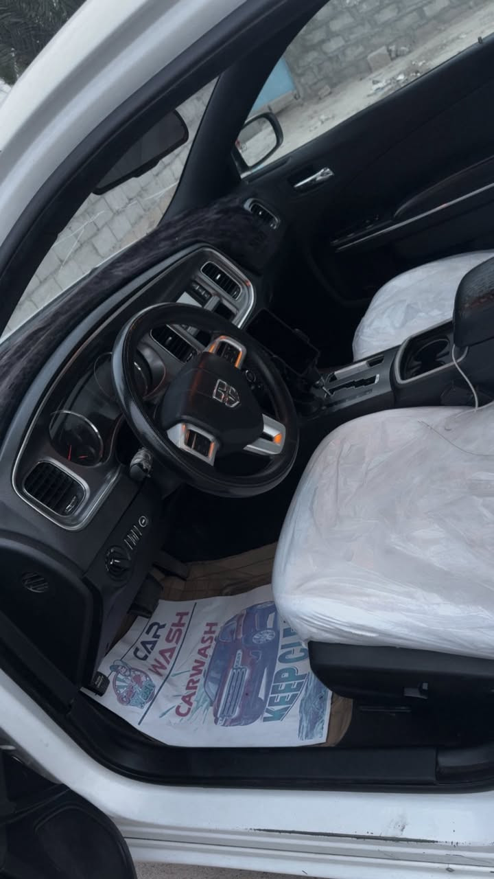 جارجر 2013 رقم اربيل دولي
كير مكينه حداديه منضومه تبريد خير من الله 
مكان السياره كركوك 
بيها مكانات صبغ 
السعر 130 وبيها مجال بسيط 
للاستفسار اتصل 
***********
