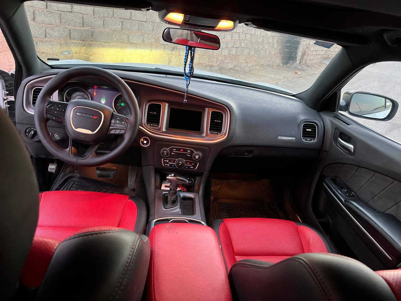 جارجر SXT 
‏موديل 2019 
‏ كلين 
‏ماشيه 50
‏بيع وترهم مراوس 
‏فول مواصفات سلايت تشغيل عن بعد بصمات ابواب 
‏داخل جلد احمر رقم صلاح الدين نكليزي هزه سنويه كله جديد 
‏مكان السياره بيجي ناحيه الحجاح
‏‪***********‬
‏
‏ تكريت, صلاح الدين
