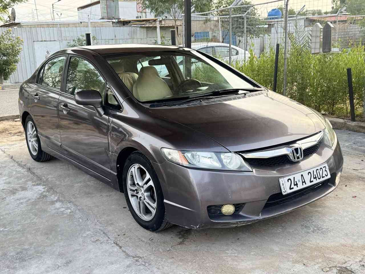 السلام عليكم
هوندا سيفك موديل ٢٠١٠ كندي بدون حادث مصبوغة حزام 
كير اوتو 
صدر جديد 
تخم تاير جديد 
هزة جديدة 
رقم جديد 
سنوية ب اسمي 
السعر 64 ورقة وبيها مجال 
*********** 
مكاني بغداد
