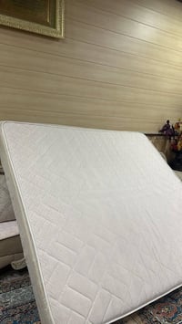 مرتبة مزدوجة • مستعملة ٥ أشهر • نظيفة