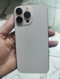 آيفون ١٦ برو ماكس • بطارية ٩٩ • شرق الأوسط