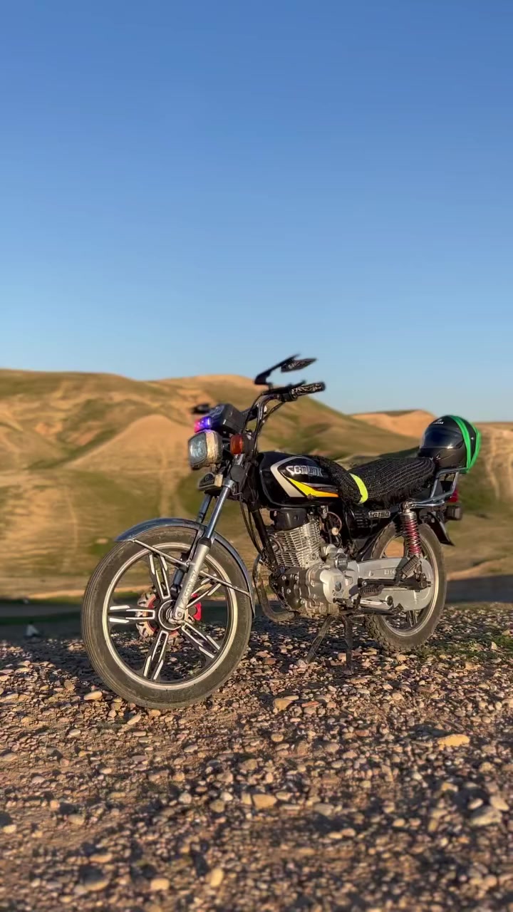 سلام عليكم ❗️.                                                               دراجه للبيع دراجه موديل 23دراجه ما متعوبه يمي اصعد للشغل وانزل 4يام يعني بل شهر استخدمه بس 4يام دراجه خير مال الله معدل وشلعه ودراجه رتبته علا إيدي  الخاص مفتوح تفضل خاص وهلابيك تعجبك ع عيني وراسي ما تعجبك هم ع عيني وراسي


**إذا كنت صاحب هذا الإعلان وتريد حذفه لأي سبب، رجاءا أرسل رسالة إلى الدعم الفني**