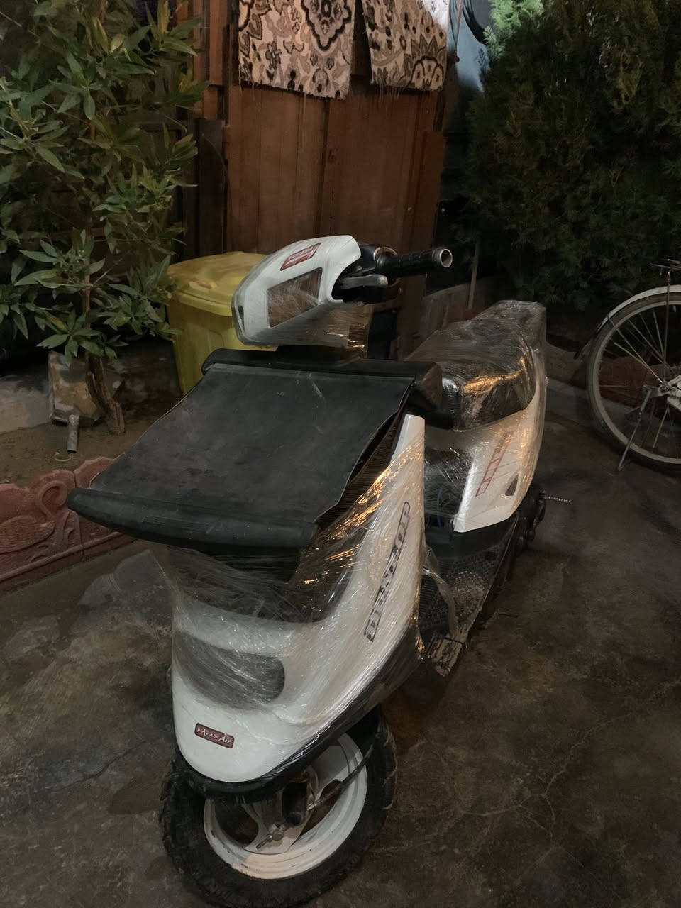 للبيع ماطور ياماها لايت جديد زينون بك لايت جديد ثايرت جديد مكينه مفتوح مبدل بستون ماطور كهربايات كمل يشتغل مابي اي عيب سعر 190 الف بي مجال مكاني كركوك راقم الهاتف ***********
