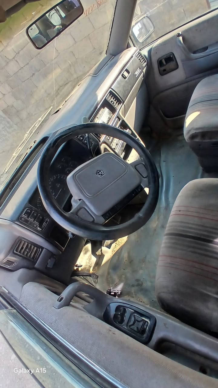 دوج كلايزر ١٩٩٥ سعر ١٥$
كير ومحرك نضيف
طخم تايه جديد 
سنويه ابيض صاحب سنويه بيتو بل موصل 
بس ماعندي رقمو 
عنوان دهوك قضاء برده رش 
***********
