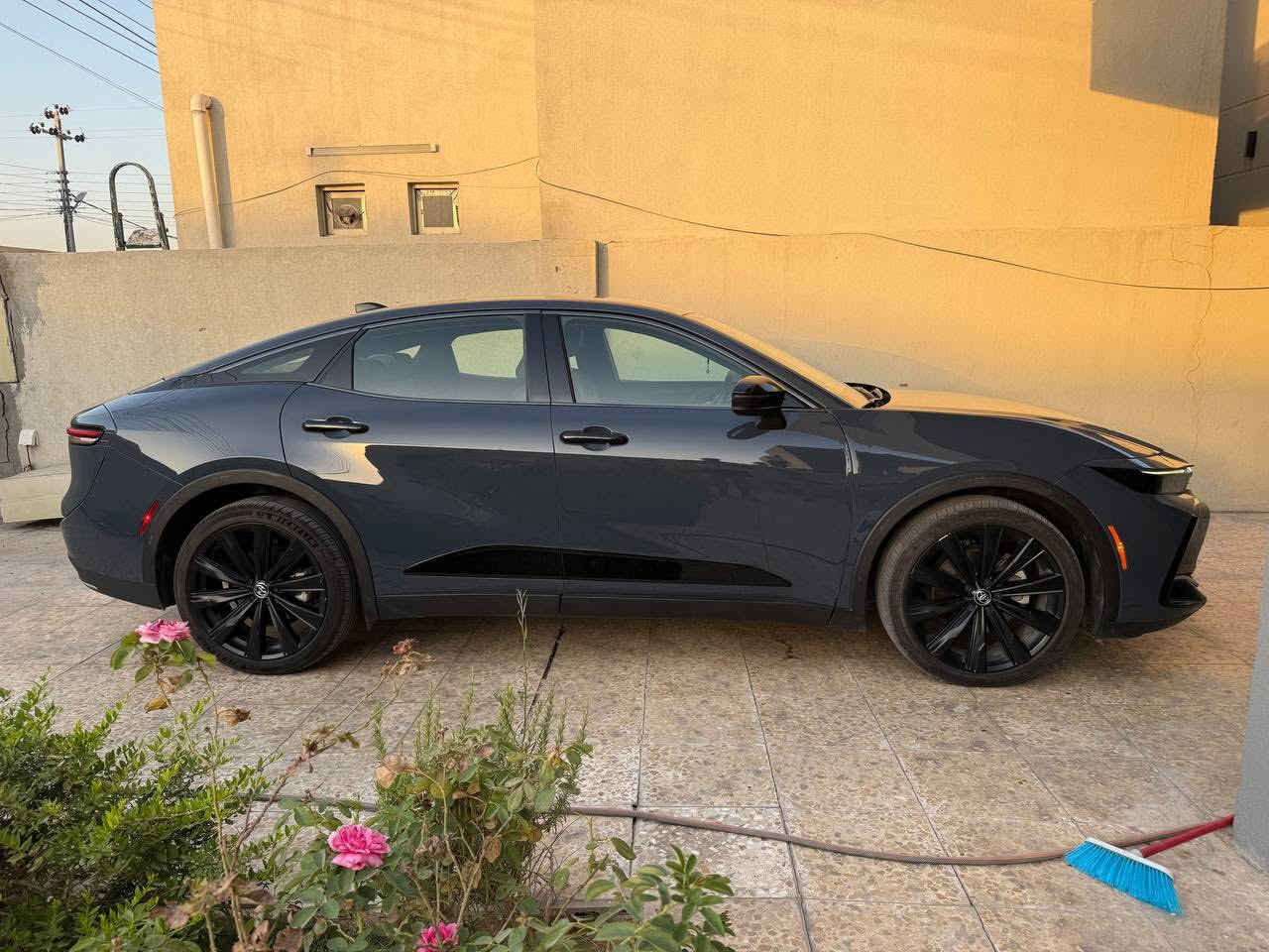 🚗 للبيع | تويوتا كراون Limited Nightshade Edition موديل 2025 AWD

سيارة نظيفة جداً، وارد أمريكي، جاهزة للاستخدام بدون أي مصروف.

✅ ممشى 39 ألف كم فقط
✅ محرك هايبرد (HEV) اقتصادي وعزم ممتاز
✅ دفع رباعي AWD
✅ لون مميز وجذاب
✅ مغلفة بالكامل PPF أمريكي أصلي مع ضمان 10 سنوات

⭐ مواصفات Limited Nightshade Edition:
• سقف بانوراما
• نظام صوت JBL
• رادار ومثبت سرعة ذكي
• شاشة عدادات ديجيتال كاملة
• نظام الحفاظ على المسار
• داخلية جلد
• Nightshade Edition

🔹 صور الحادث متوفرة.

📍 الموقع: بغداد – مجمع نجمة بغداد السكني

السعر : 32,700$ وبيه مجال

📞 للاستفسار:
***********
