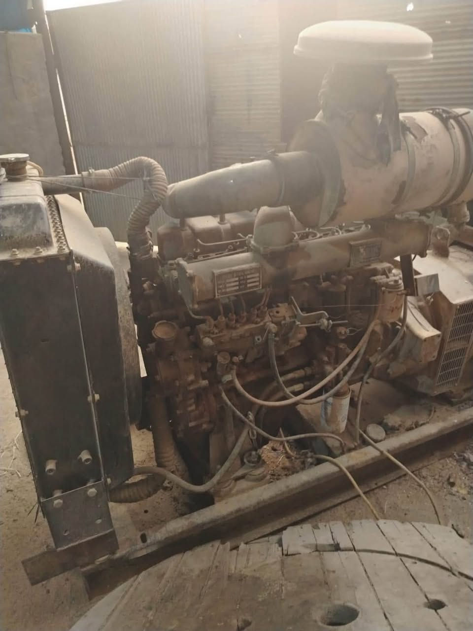 السلام عليكم 🔹 للبيع مولدة صيني 100 KVA 🔹

مولدة صيني 100 KVA جاهزة للشغل وبحالة جيدة جداً، مناسبة للمشاريع والمعامل والمحال التجارية والمجمعات السكنية.

✅ شغالة وجاهزة للفحص والتجربة
✅ محرك ديزل اقتصادي
✅ تبريد مائي
✅ نظام ثلاثي الطور (3 Phase)
✅ مناسبة للعمل المستمر والطوارئ
✅ قدرة 100 KVA / تقريباً 80 KW
✅ تردد 50Hz وسرعة 1500 RPM 
📍الموقع  بابل مركز المدينة 
📞رقم الهاتف : ***********
