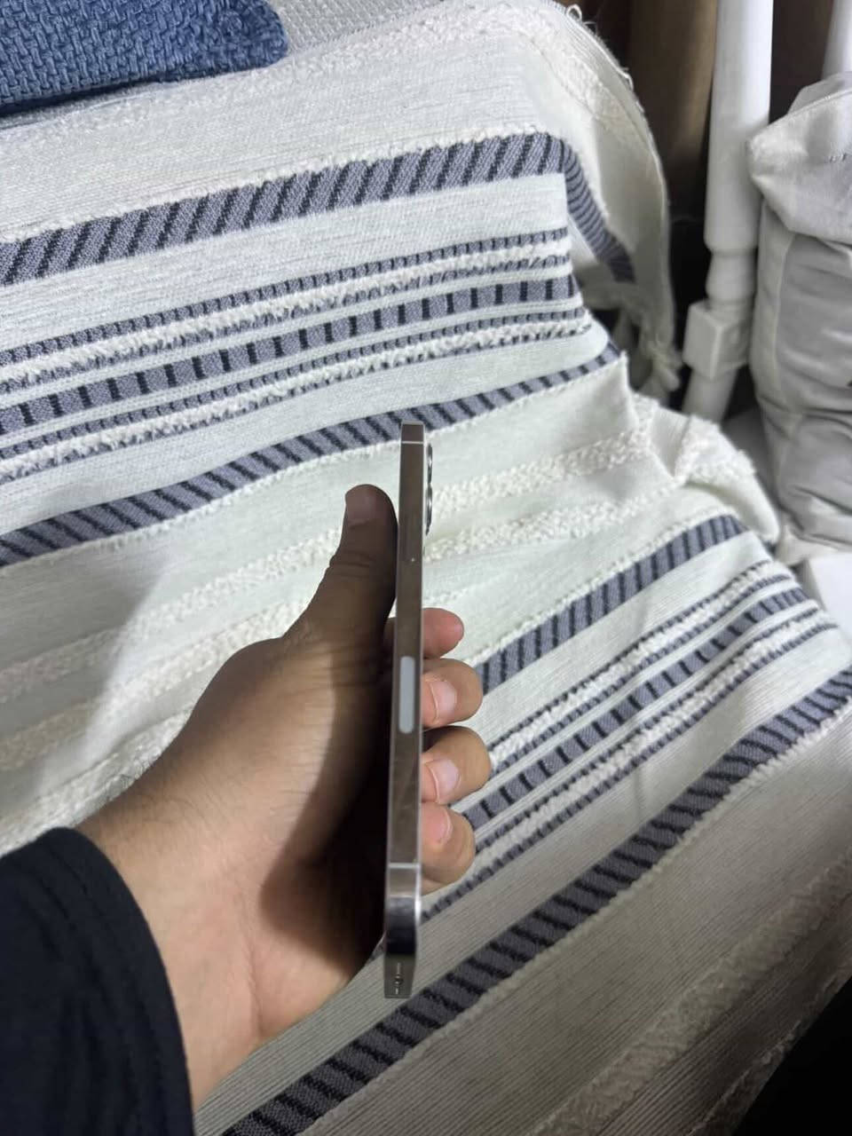 12برو ماكس 
ذاكره256 
بطاريه 77 
وصرف مابي ابد 
ب375 
واتساب ***********
