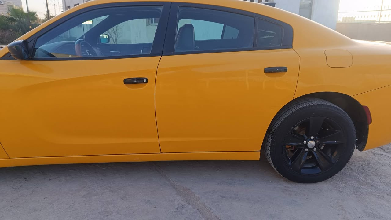 جارجر 2019 أصل 
رقم بغداد خط ناصريه بصره 
وارد كندي بيها فقط الدعاميه الاماميه والايتات تبديل الباقي كفاله دواخل ماروني احمر 
تخم تاير وگير جديد أكسن حداديه 
محرك السعر 225 بيها مجال الشراي يدلل المكان ناصريه 
***********
