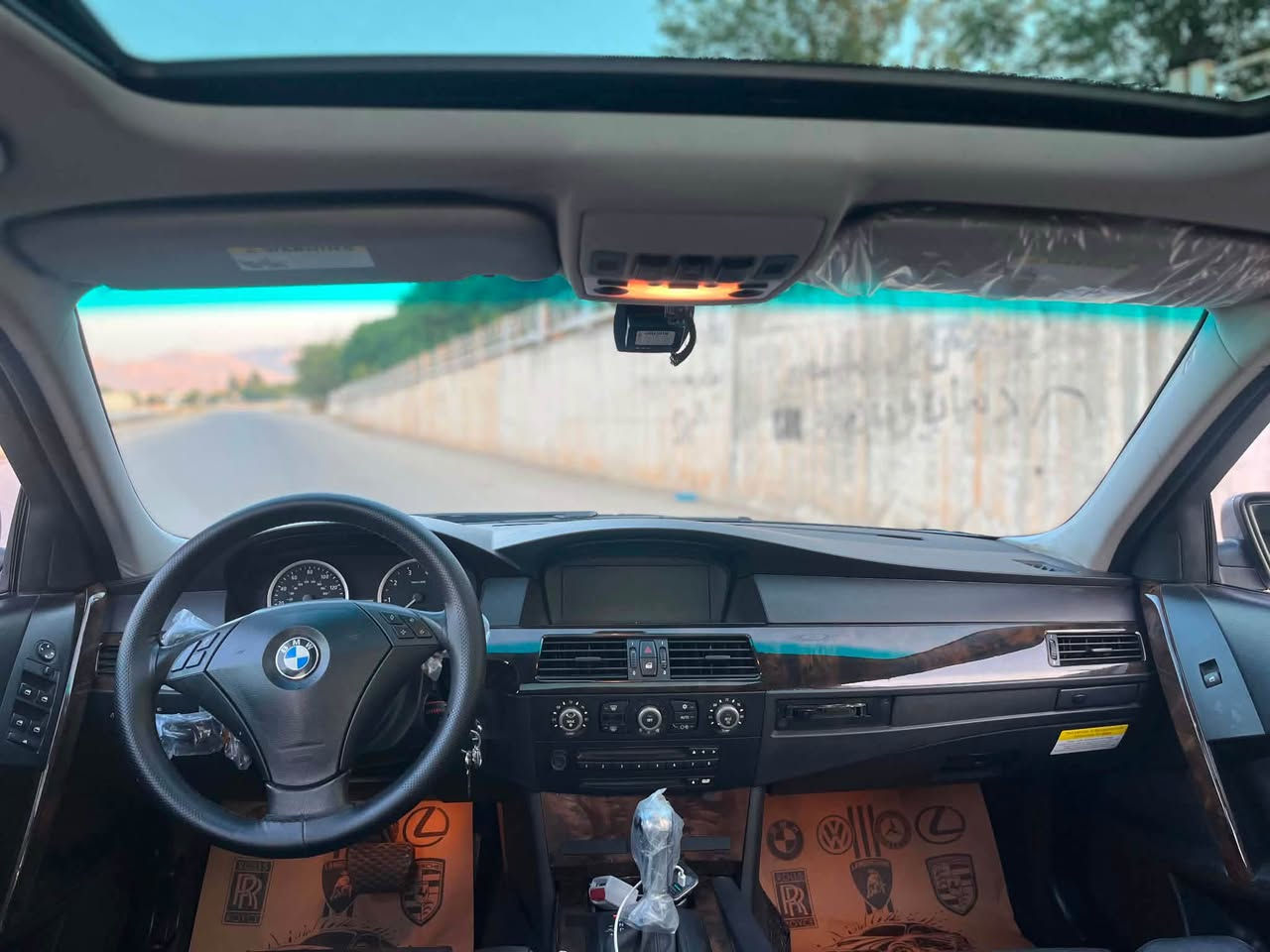 Bmw 530i 2005
بو فرؤشتن سه ياره كه كودي بو كراوه 
نوزل كورت
سلايت
كوشن جلد
كوشن كاره با
كوشن خه زن
حاسه
گيرو مه كينه به شه ره تي ١٠ فيته ر 
بوياخي عيراقي نيه سه ياره كه تازه و 
جوانا ريكو پيكه 
سه عرشي 83 گه لاو معامه له يه كي كه م 
*********** حلبجة, السليمانية

