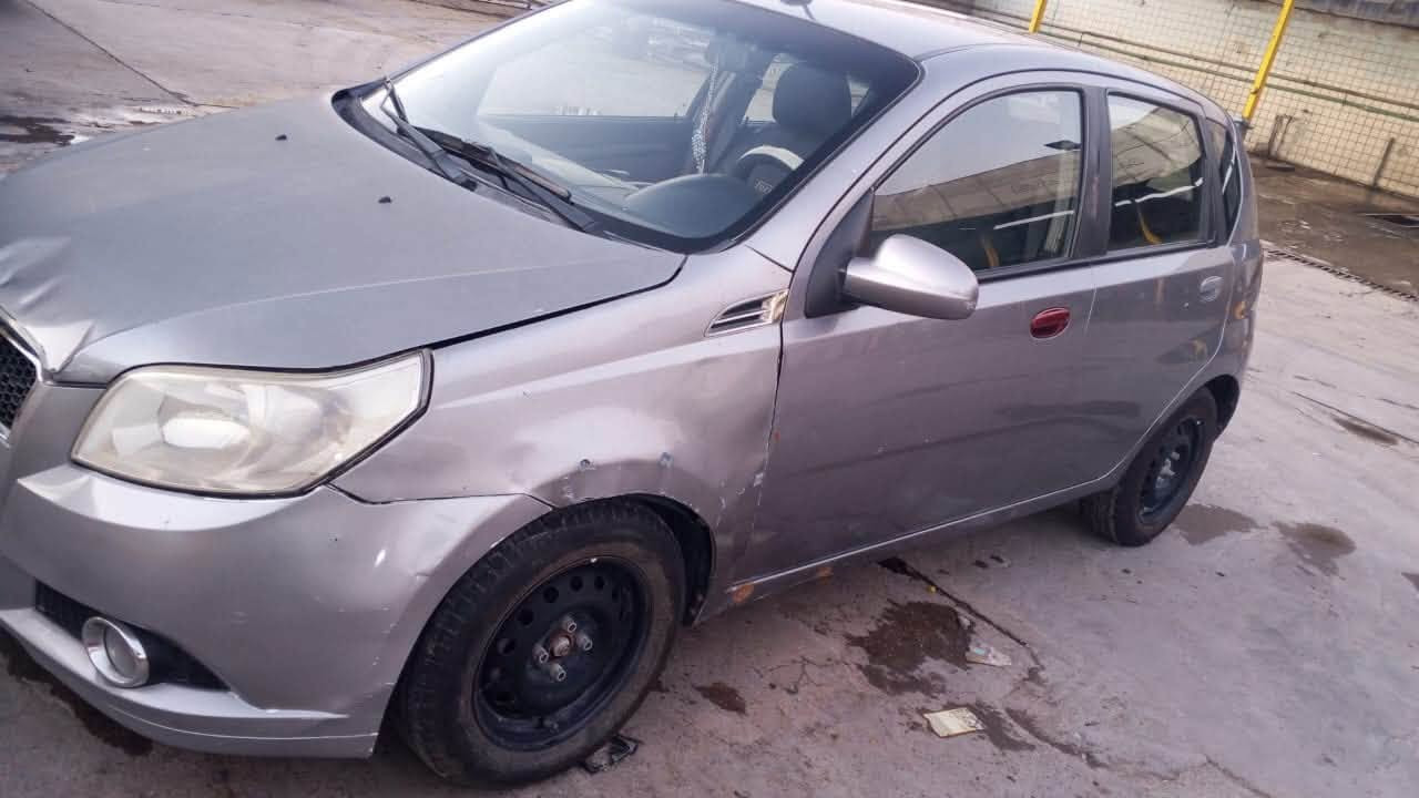 سلام عليكم سياره افيو موديل 2009 بيها جاملغ الايسر ضربه ومبدله دعاميه تبريد. بي ليك تخم تاير نضيف كهربائيات كامله شاشه كامره خلفيه دوشمه جديده ومكينه جديده مبدله قبل سنتين رقم بغداد ب اسمي سنويه لل 2027 السعر 50 وبيها مجال للشراي شي بسيط المكان بغداد الشعب مقابيل محطة سما بغداد رقم ***********
