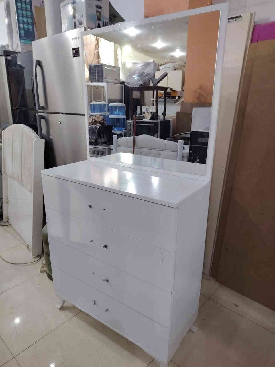 غراض لبيع العنوان سرجنار شارع ابو سناء مجاور فندق برج الحياة رقم موبايل *********** وتساب
