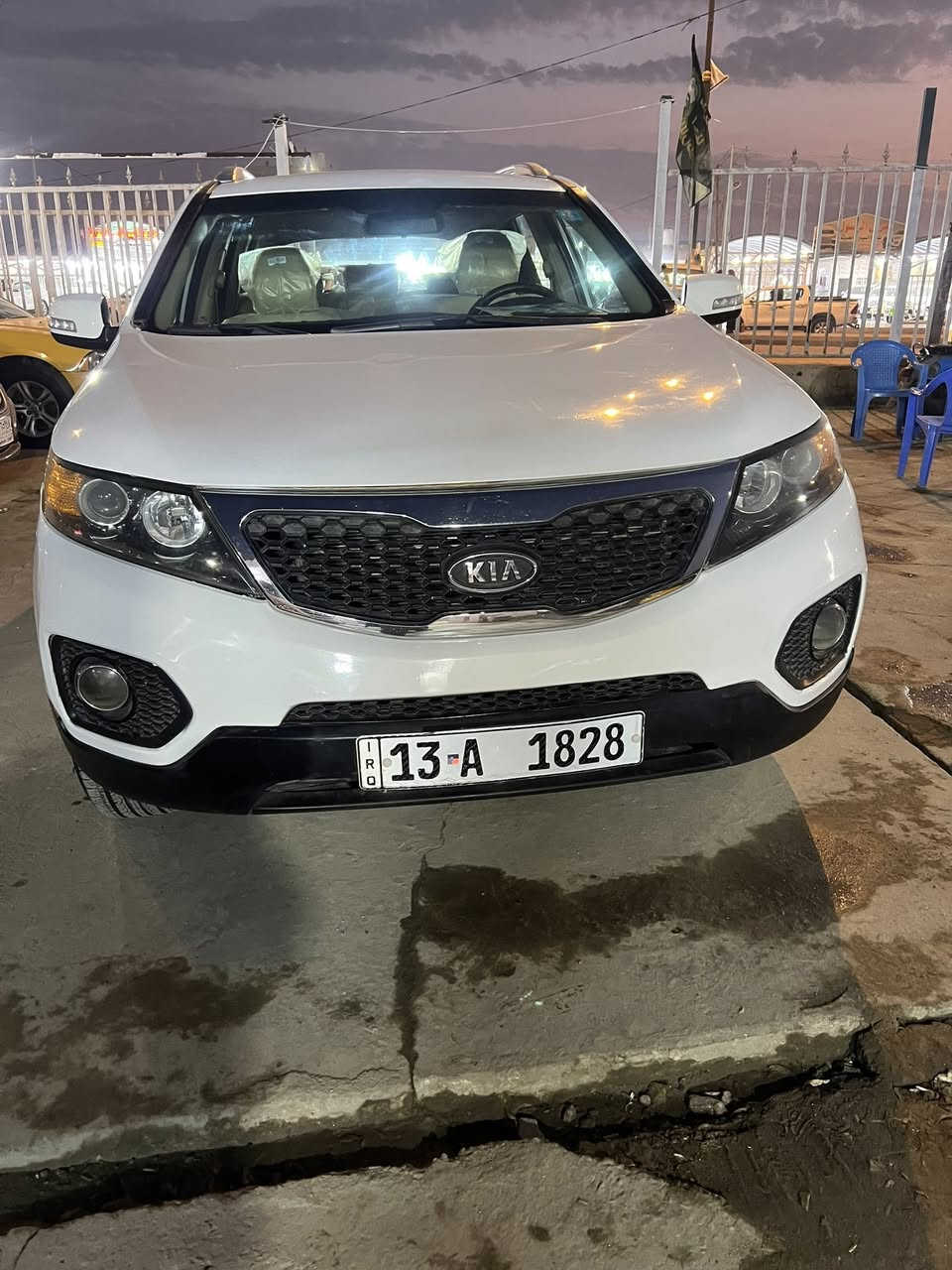 السلام عليكم سياره نوع كيا سورنتو للبيع وارد خليجي بيها جامغ وبنيد موديل 2013 حجم المحرك 4 سلندر عدد الركاب 7 تبريد 3 قطع سنويه 2030 مجدده سياره جاهزه من كل نواحي رقم انگليزي مشروع وطني مكان السياره ميسان السعر 128 بيه مجال قليل الشراي يتصل ***********//***********
