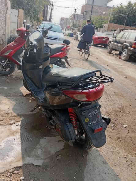 السلام عليكم
دراجه بريز  الدراجه كامله مكمله ناعمه وشادلها تخم تايرات جلاتيني جديد مكينه مال رمبه كهربائيات كامله نقوصاتها كتف مال سلف فقط سعر 400 مكاني بغداد سبع ابكار الاعظميهه
الرقم ***********
