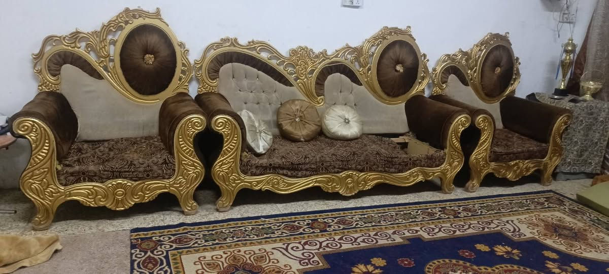 تخم زان مصري 10 مقاعد بس يرادله دوشمه الخشب مالته كلش قوي مكان حي الجهاد الرفاق  ***********
