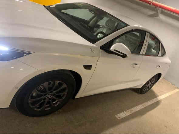 سلام عليكم 
للبيع بي واي دي 
كن L فول موصفات 
عده الفتحه 
دخل ابيض 
جلد 
كامرات محيطيه
رادار جانبي 
حساس خلفي امامي 
مرقم بغداد 
تحويل ثاني يوم 
ماشيه الف سياره 
يعني زيرو 
استفسار 
اتصل ***********
عنوان بغداد الكرخ

ملاحضه اخوان  (سياره مو كن بلاص العاديه)

سياره كن L الي تجي ١٣ كامره وغرفه تختلف بغداد
