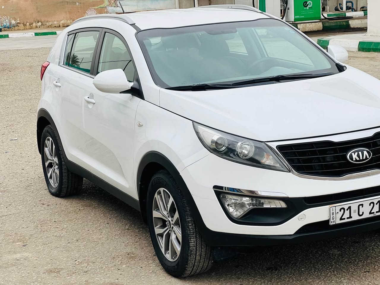 السلام عليكم سياره سبورتاج للبيع مديل ٢٠١٦ خليجي كفاله عامه صبغ وتبدل وفتح وبارد مكفوله وجديده كير مكينه ع شركه ما مفتوح شرط برغي رقم سليمانيه دولي هزه وفحص جديد تريد تحويل تريد وكاله اني حاضر السياره جديده وجاهزه ما ناقصها اي شي 
المكان بابل 
السعر ١٦٨وبيها مجال بسيط
الاتصال او واتساب *********** حلة, بابل
