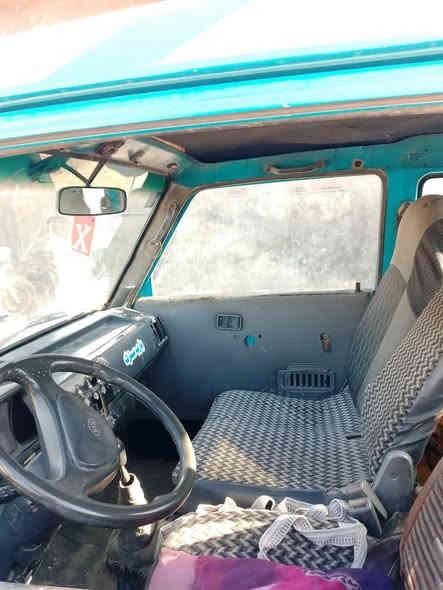 كيا 95 بلاديه 6 جنكال سنويه 29
الشاصي بي لحيم باخير البدي مظبوط 100/100 

مكاني بغداد الشعب السعر 42 
***********
