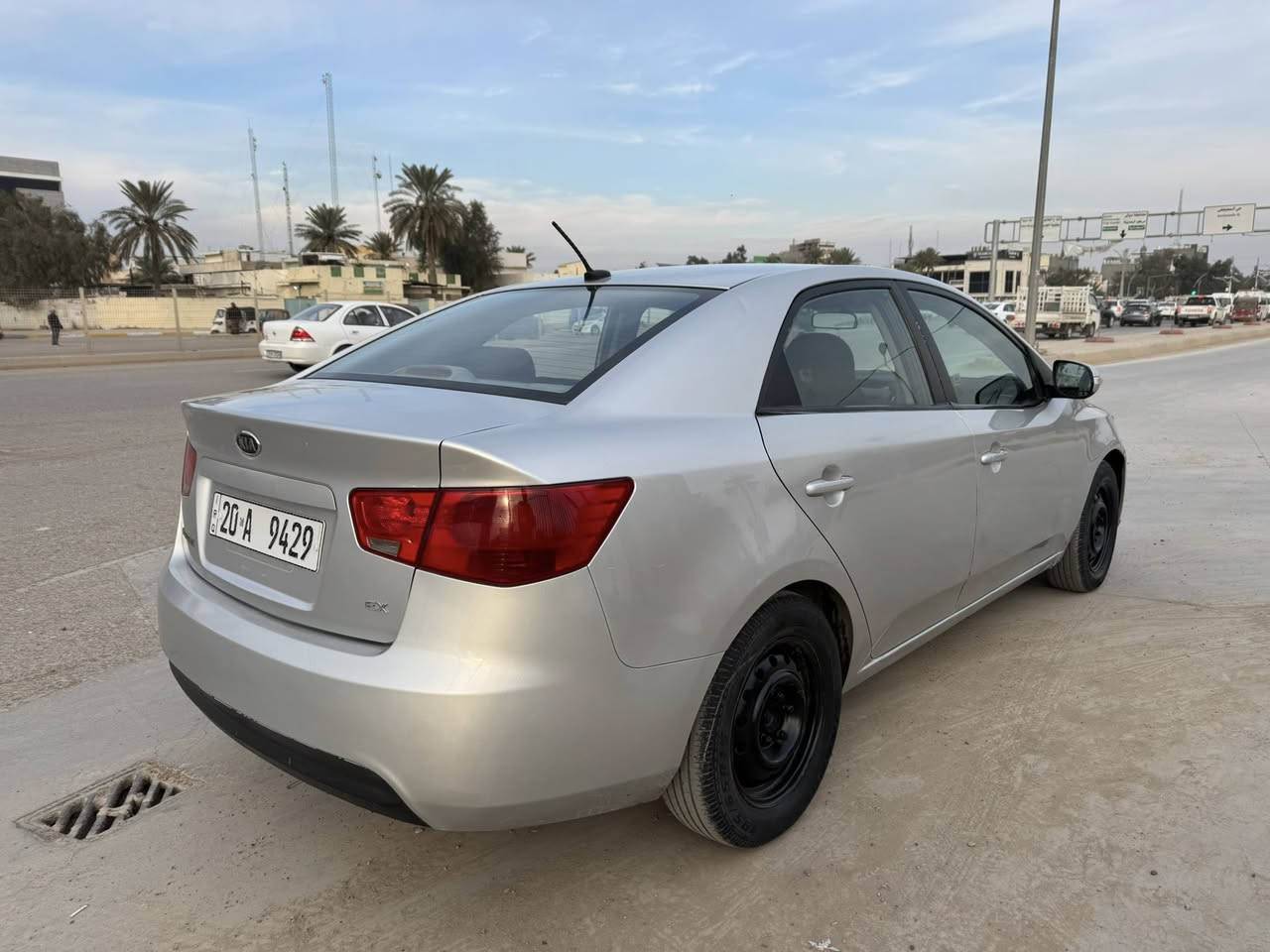 سلام عليكم فورتي 2010 رقم ديالى دولي جديد وبسمي شخصياً سياره وارد أمريكي بيها 4 قطع صبغ وقطعه تبديل بلادي بدون اي دواخل لغد شاصي حوض كله مكفول گير مكينه مكفولات مكينه 2000دوش المرغوب لا تنقص ولا تبخير تدفئة تبريد شغال صدر امامي خلفي جديد تخم تايرات جديد موصفات سياره اشاير بل مري شاشه تحكم استيرن نظام ايكو ABS سياره حلوه ومال جناي جاهزه لفضل من الله سعر 90 وبيها مجال بسيط للشراي بكاني ديالى بعقوبة ***********
