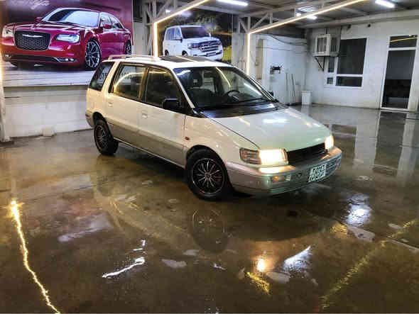 هەرزانترین نرخ 
سەیارەیەک نمونە لەهەمو ڕوەوە تۆماتیک ڕەقەم بەخ بۆ کابی و بۆ عایلە
$28 کۆتایی       رانیە         ***********  ڤایبەر و واتس ئاپی لەسەرە
مستەر بۆشی گڵاند ی سلاحی مۆدێل 1993 گێر تۆماتیک مەکینە بەخ گێڕ و مەکینە بیلادی 
ڕەقەم دهۆک بەناو ناکرێ سحێب سەنەوی لە خاریجە و تەنها 30 هەزار غەرامای تیایە (ئەوەلیات و حیدز بەشەرت)
پێشو پشتی کەپسە سەقف و شانی دەرزی پێوەنیە هیچ لێدراوێکی نیە 
سەیارەکە زۆر زۆر خاوێن ماوەتەوە
پێشو پشتی تازە توند کراوەتەوە
گێر مەکینە موس براوە بەشەرت
تندو تۆڵی و کارەبای بەشەرت
پاوەرە بەخە تۆماتیکە چوار جام کارەبا جام ئۆتۆ سڵایتە قفڵ مەرکەزی و کۆتڕۆڵە تەجیل CD 
سەیارەکە لێخوڕینی زۆر خۆشەو زۆر بەهەڵمەتە ماڵی حایلەو کاسبیە بەنزین کەم ئەخوا رانية
