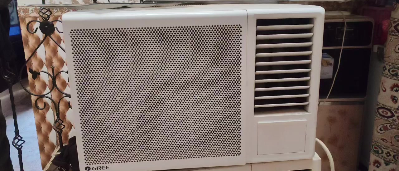 مكيف نوع كري جديد حيل سعره ٣٠٠ رقمي *********** مكاني مدينه الصدر غير داخل تصليح غاز ٤١٠
