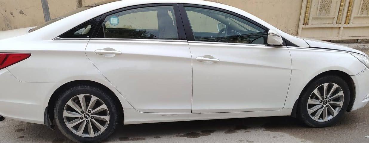 السلام عليكم سوناتا خليجي محرك 2400فول ما عده بصمه سعر 133 وبيها مجال عنوان البياع قرب تقاطع الدرويش رقمي ***********
