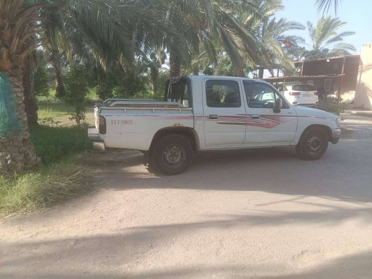 السلام عليكم للبيع بيكم ٩٨ محدث ٢٠٠٣ قطره صبغ مابيها مكفوله كير ومكينه وحداديه تبريد شغال ماعدا يوجد تعديل ع البارد السعر 75 ورقه وبيها مجال رقم واسط سنويه بأسمي نهايه سنه 2029
 الاستفسار أكثر لاتصال ع الرقم *********** و***********
