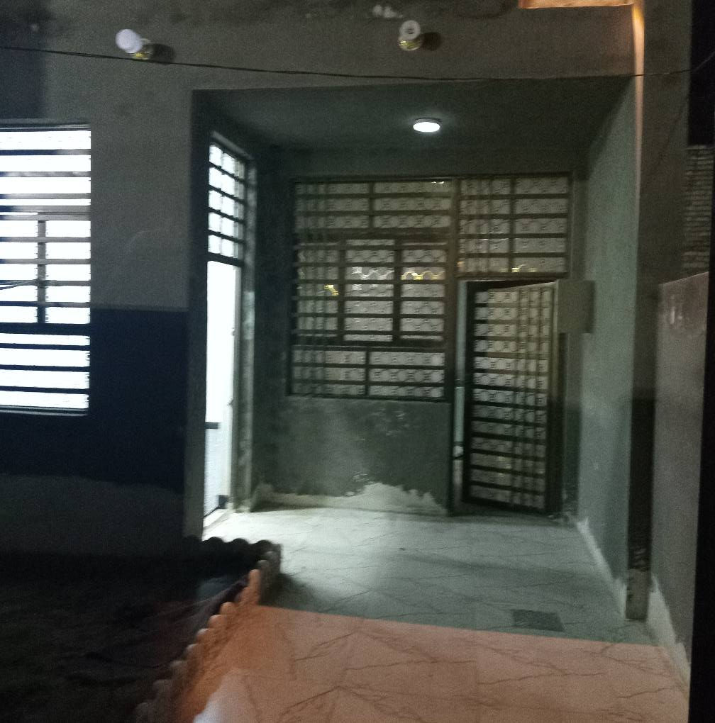 ١٠٠متر مربعه استقبال ومطبخ وحمامات داخليه وخارجيه وغرفه وحديقه نظام تركي طابوك صب كونكريت ***********اتساب السعر ٣٠ العنوان نجف الاشرف مقابيل قريه القدير عمود ٢٨٢مقابل مكتب التساهل العقار ***********اتساب النجف, العراق
