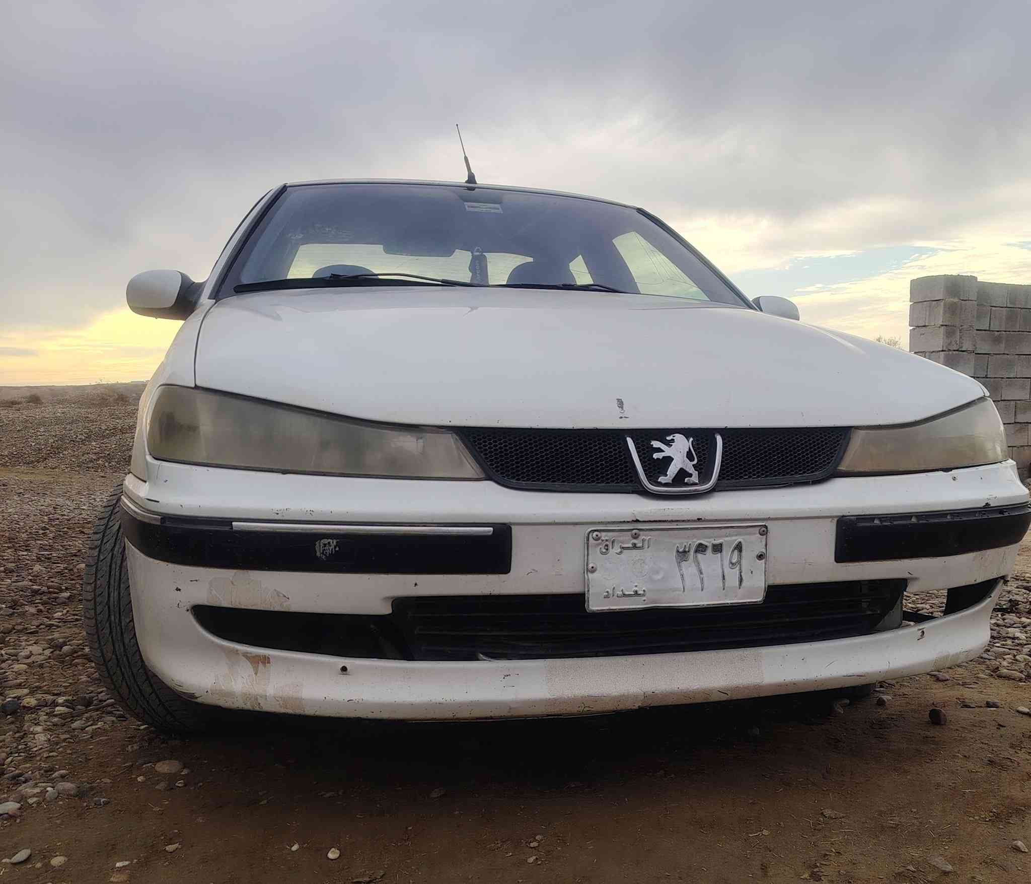 السلام عليكم
بيــــــــــــــجو 406
2001 
السياره رقم 
سياره كير محرط شرط 
تايرات 4جدد
يرهم مراوس 
يرهم مقدمه الباقي قصط
السعر35بيها مجال حك الجيه 
العلم الربيضه
الاستفسار ***********
