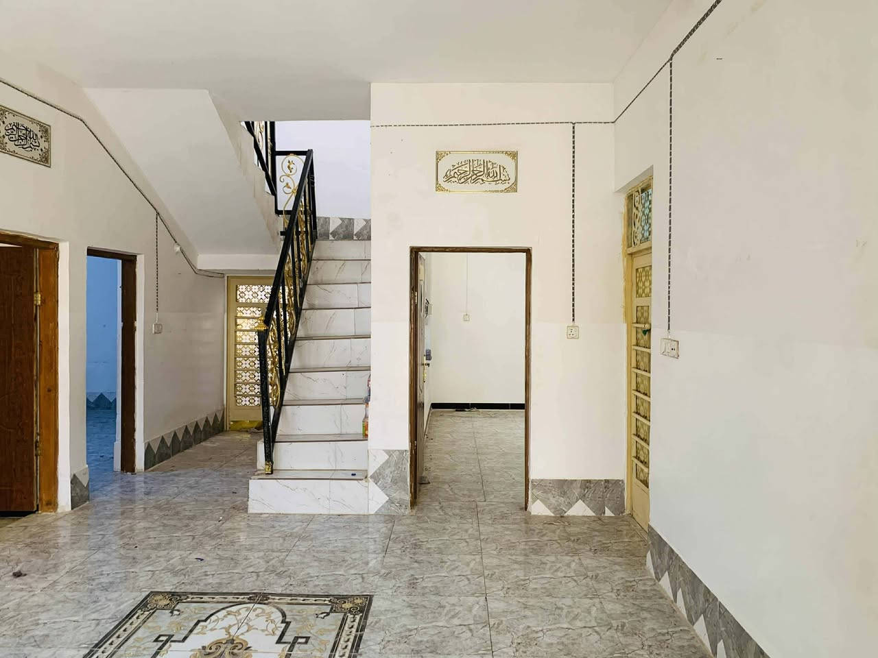 السلام عليكم
بيت للبيع 

زراعي سند 25 مداور سند بل طابو 

الموقع شارع الحمام الشارع الثاني بعد الجامع 

المساحة 150 متر 

غرف عدد 2 وصالة وبراني ومطبخ  وصحيات خارجي وداخلية مع حديقة
 التواصل مع الرقم ***********
