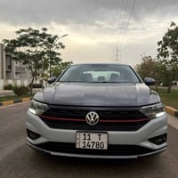 للبيع Jetta 2019 لون ابيض سموك مميز 🤍  حادثها بسيط جداً 🔵 صبغ جاملغ وب...