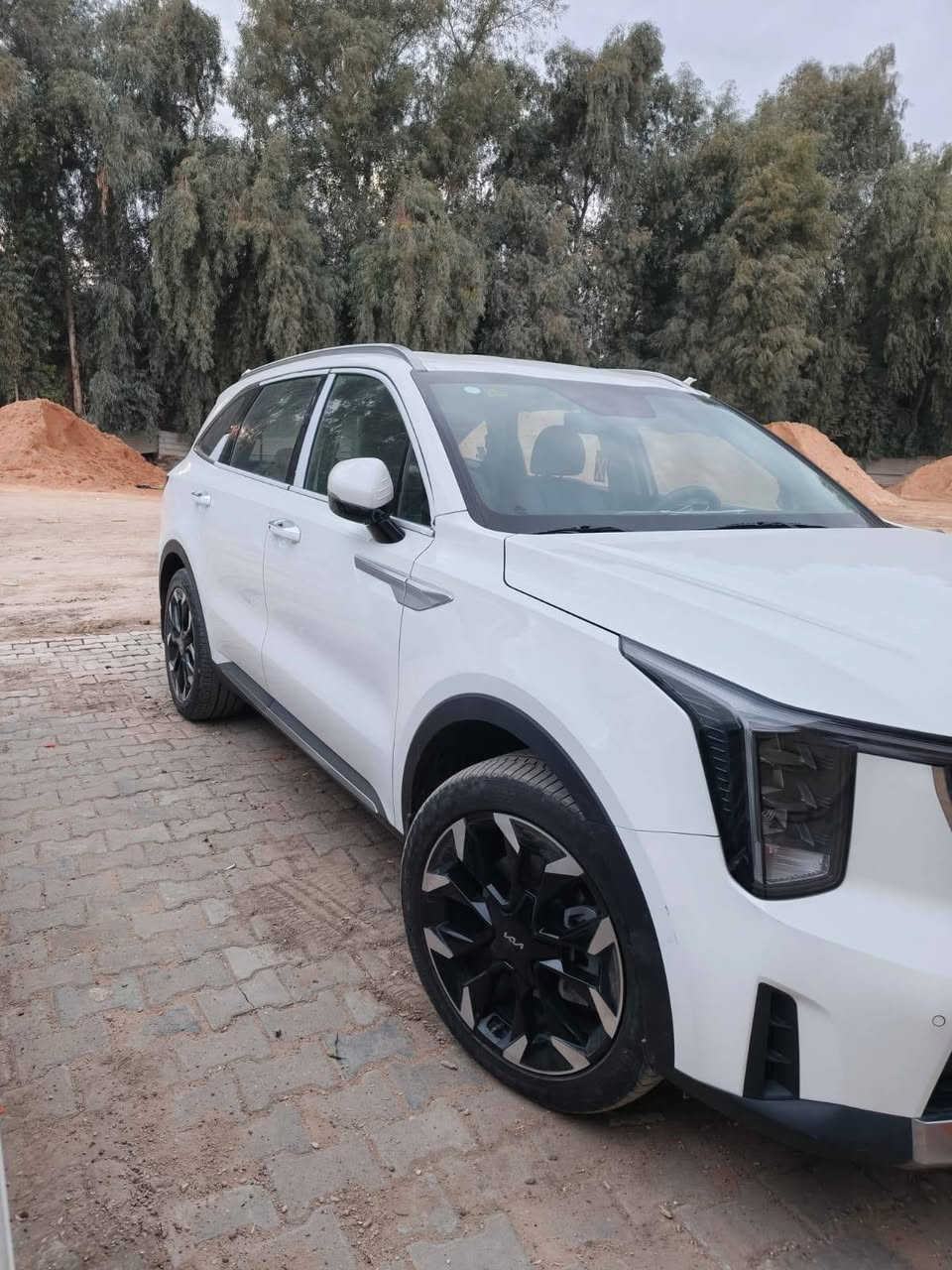 السلام عليكم من رخصه الادمن سورنتو 2025 سياره فول  من عدل بني راما سياره نظيفه ماشيه20 مكان بغداد كاظميه اللي يحب يتواصل هذا رقم الهاتف ما متواجد على الفيس *********** ملاحظه سياره خليجيه
