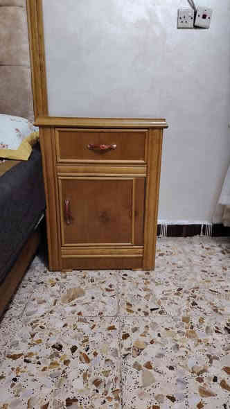 السلام عليكم غرفة نوم للبيع تسكام أربع أبواب للاستفسار خاص على الرقم ***********
