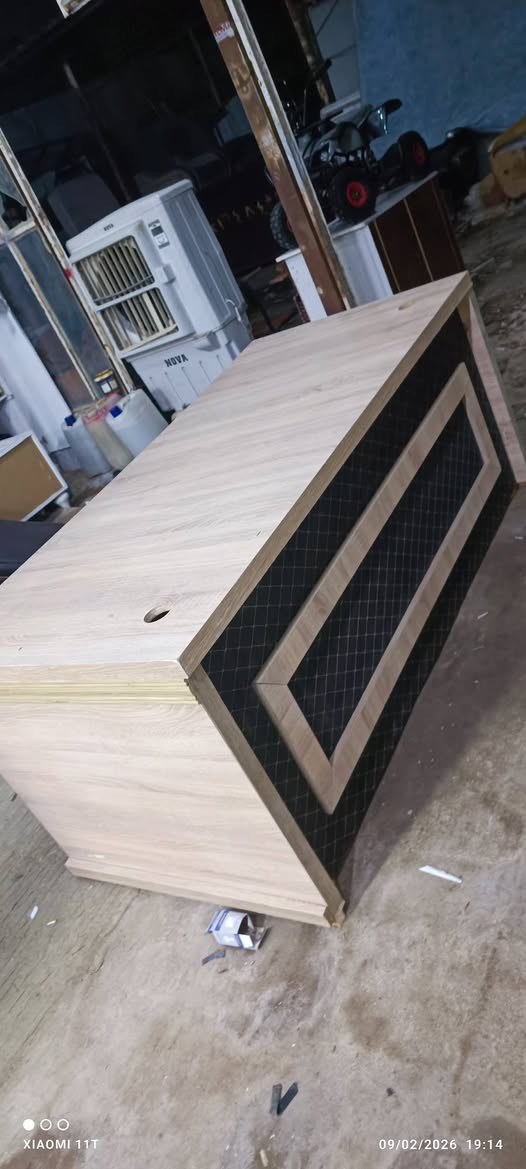 غرفة نوم صاج 
جرابي نفر
جربايه نفرين 
مكتب كبير مكتب صغير
كراسي حديد
كراسي رحلات 
قنفه نفرين 
سيارة اطفال 
***********
