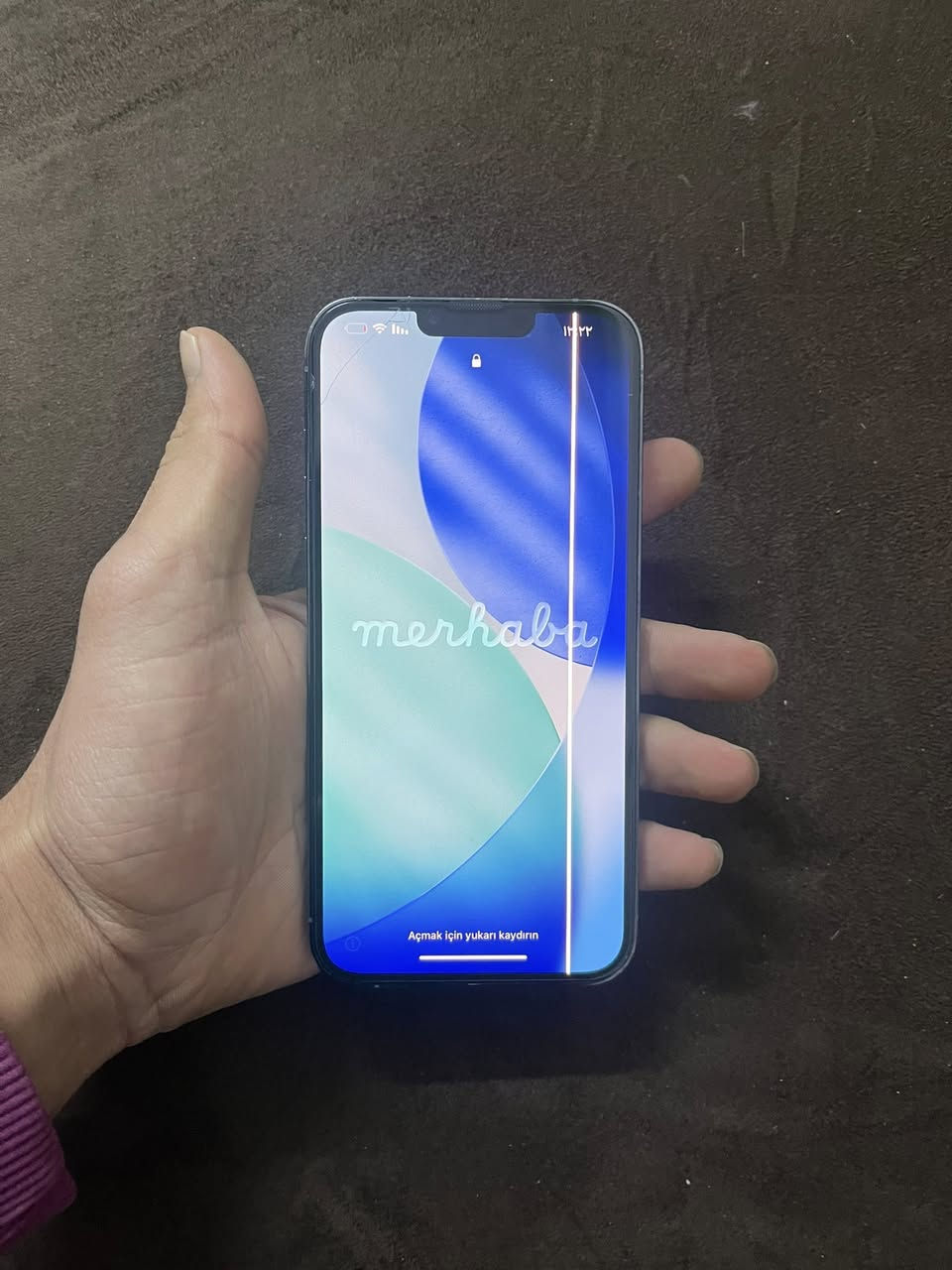 السلام عليكم آيفون ١٣برو ماكس الجهاز بطاريته اصليه ٨٣ بس هذا الخط بالشاشه بسيط كلش ما مأثر ابد السعر ٤٥٠ ألف رقم الهاتف *********** وبي واتساب
